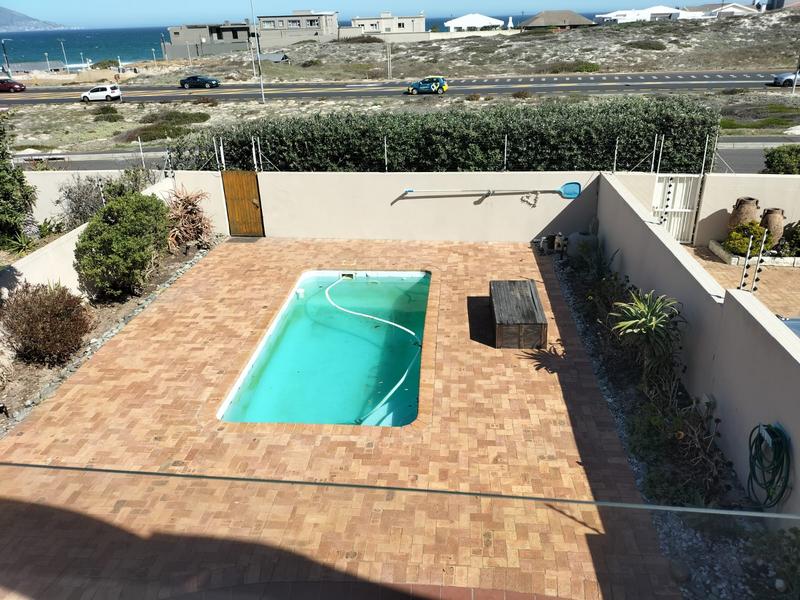 To Let 3 Bedroom Property for Rent in Bloubergstrand Western Cape